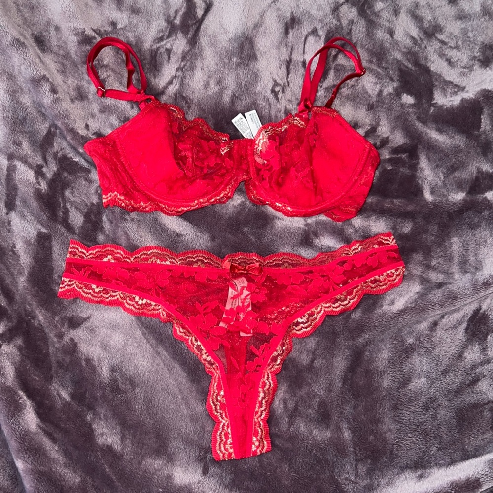 Victoria’s Secret Bra and Thong Set